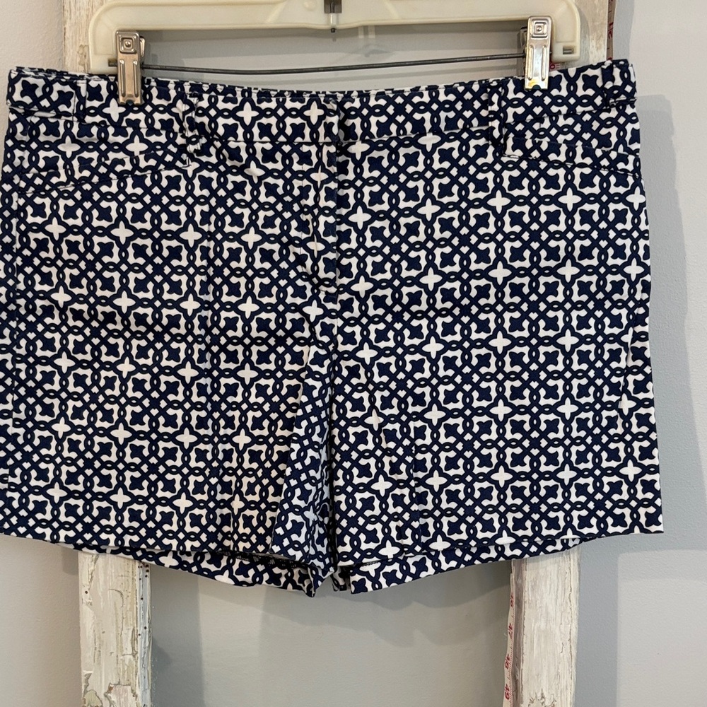 Laundry By Shelli Segal Navy and White Geometric Print Shorts
